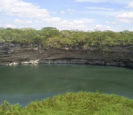 Conoce el Zacatón, el pozo más profundo del mundo Conoce el Zacatón, el pozo más profundo del mundo