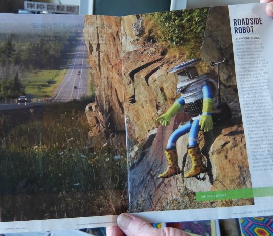 El robot autoestopista; HitchBOT ¿lo ayudarías?