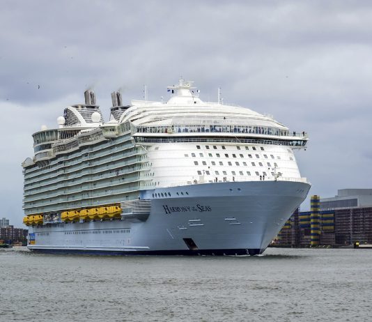 Ya navega el crucero más grande de la historia Ya navega el crucero más grande de la historia