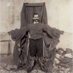 El hombre que inventó el paracaídas y murió probándolo