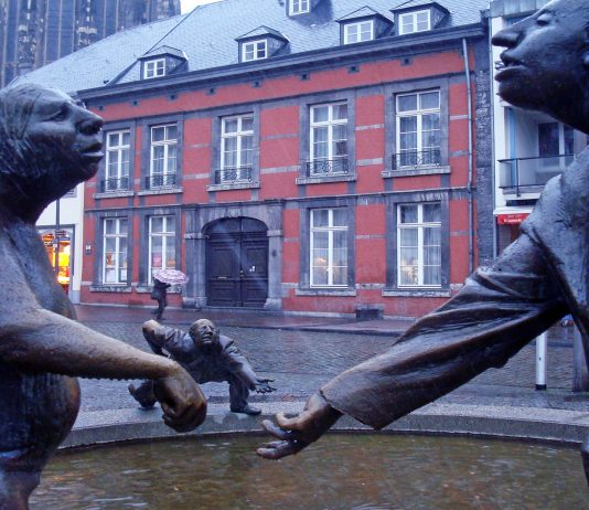 ¿Quién se queda las monedas de las fuentes, tiradas para pedir deseos?