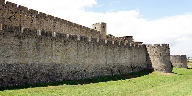 Si asaltaras un castillo medieval, ¿cómo lo harías?