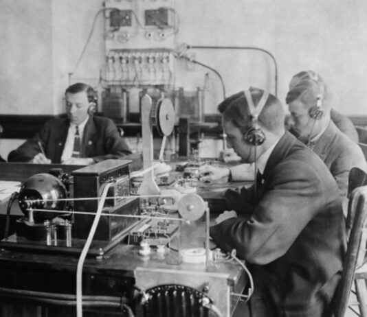 Harold Bride, La increíble historia del telegrafista del Titanic