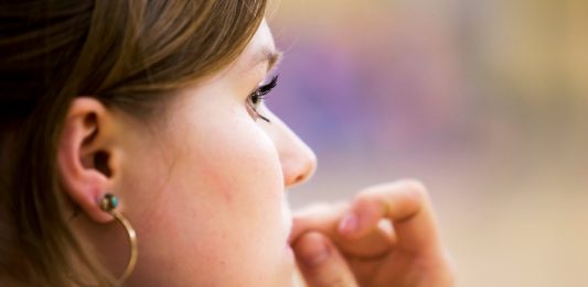 Trucos para dejar de morderse las uñas