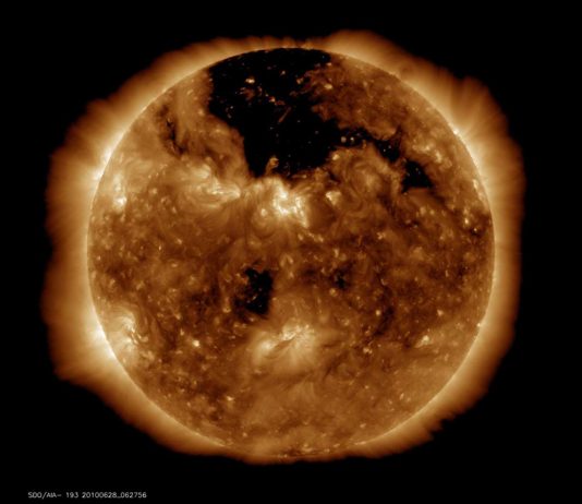 Aparece un gigantesco AGUJERO en el Sol Aparece un gigantesco AGUJERO en el Sol