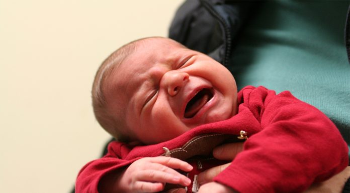 El auténtico motivo por el que los bebés lloran por la noche