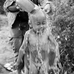 Los interesantes beneficios de una ducha de 10 minutos por la mañana
