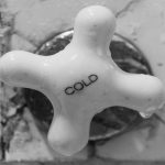 Los interesantes beneficios de una ducha de 10 minutos por la mañana