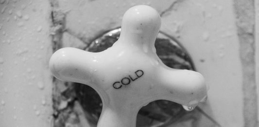 Los interesantes beneficios de una ducha de 10 minutos por las mañanas Los interesantes beneficios de una ducha de 10 minutos por la mañana