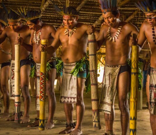 Tribus aisladas del mundo . Supercurioso.