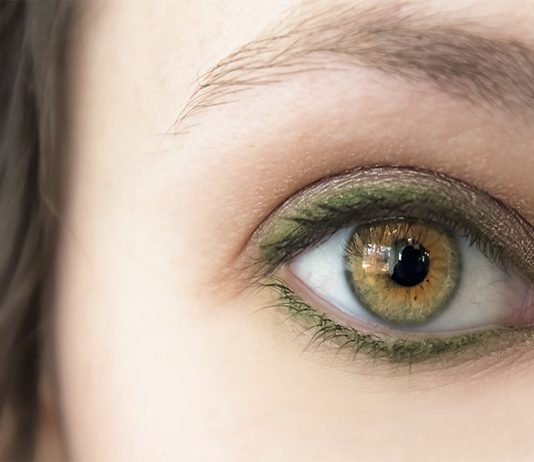 El iris humano NO tiene pigmento azul ni verde, ¿cómo se tienen esos colores? El iris humano NO tiene pigmento azul ni verde, ¿cómo se tienen esos colores?
