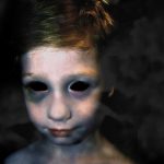 Los inquietantes niños de ojos negros