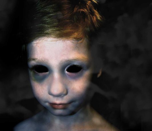 Los inquietantes niños de ojos negros