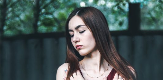 ¿Se te cae el pelo en septiembre? Descubre el motivo