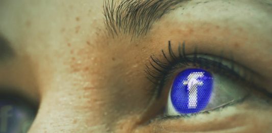 8 formas de SUPERAR la envidia que nos dan los amigos de Facebook