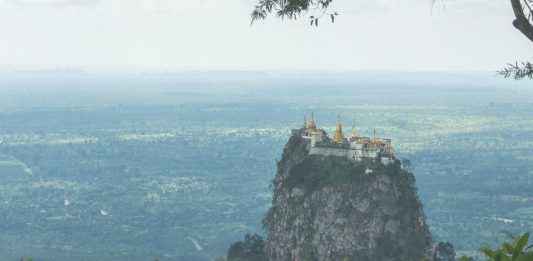 Taung Kalat: el monasterio que se encuentra en la cima de un volcán