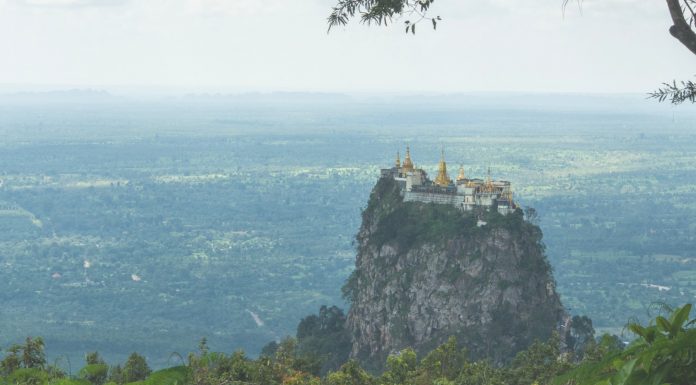 Taung Kalat: el monasterio que se encuentra en la cima de un volcán