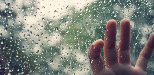 ¿Por qué duelen los huesos cuando va a llover?