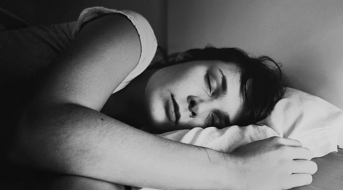 ¿Porque tenemos la sensación que caer justo antes de dormir?