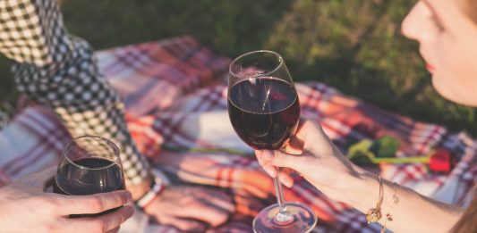 6 Asombrosos beneficios que aporta beber vino tinto 6 beneficios que aporta beber vino tinto - Supercurioso