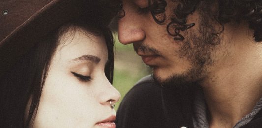 Por qué perdemos el interés por las personas que se interesan demasiado por nosotros Por qué perdemos el interés por las personas que se interesan demasiado por nosotros