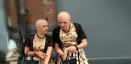 Eva y Adele, la performance más larga de la historia Eva y Adele, la performance más larga de la historia