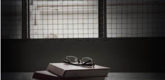 7 Libros escritos en la cárcel | Obras que fueron luz en la oscuridad libros escritos en la cárcel