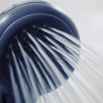 duchando, teléfono de la ducha