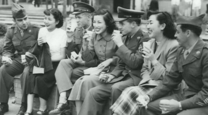 Las escuelas de esposas de los '50 para japonesas casadas con soldados americanos