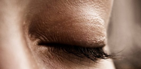 ¿Por qué no nos damos cuenta de que parpadeamos?