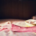 Razones por las que podrías estar despertando en medio de la noche