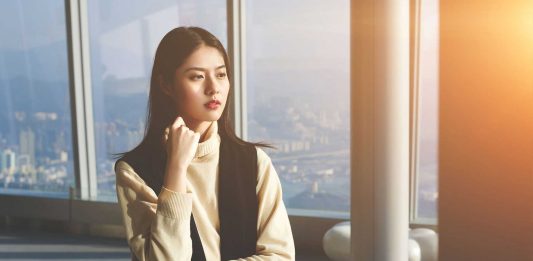 ¿Asustas a tus posibles parejas? ¿Es porque eres una mujer inteligente? Descubre más