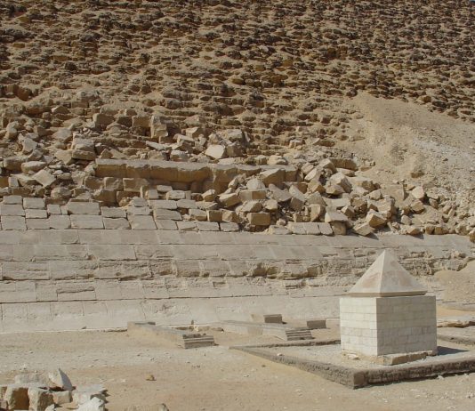 La pirámide de 3700 años hallada recientemente en Egipto