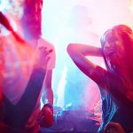 4 trucos infalibles para brillar en una discoteca 1