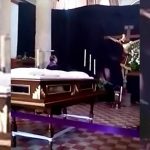 ¡Impresionante vídeo! El Cristo mexicano que ha movido la cabeza durante una misa