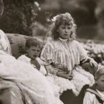 La vida secreta de John, el pequeño príncipe inglés