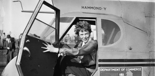 El misterio de la muerte de Amelia Earheart revivió por una fotografía