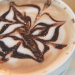 Descubre los beneficios que le trae a tu cerebro consumir café y chocolate juntos