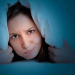 ¿No duermes bien cuando viajas? Tú cerebro actúa como el del delfín