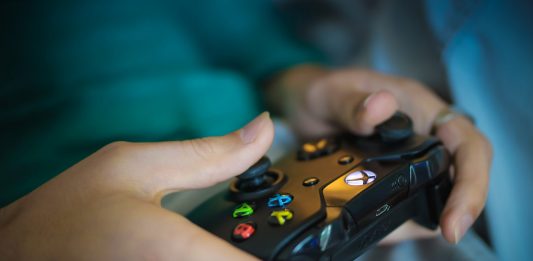 Hombres que atacan a las mujeres online son literalmente perdedores, según estudio