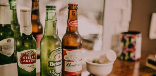 la cerveza es buena para los huesos