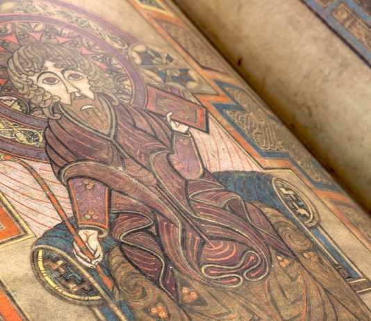 El misterioso libro de Kells que sigue fascinando desde la Edad Media