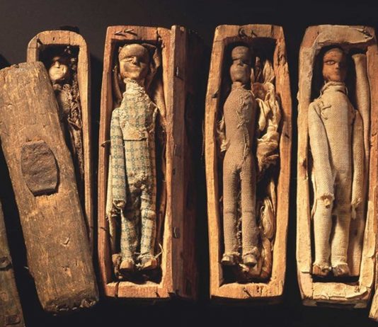 El misterio de los ataúdes miniatura de Edimburgo El misterio de los ataúdes miniatura de Edimburgo