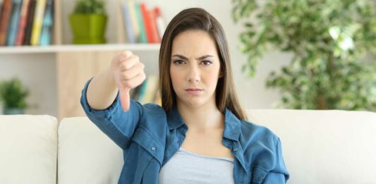 10 Errores del lenguaje corporal | ¡Pueden arruinar tu imagen! errores del lenguaje corporal