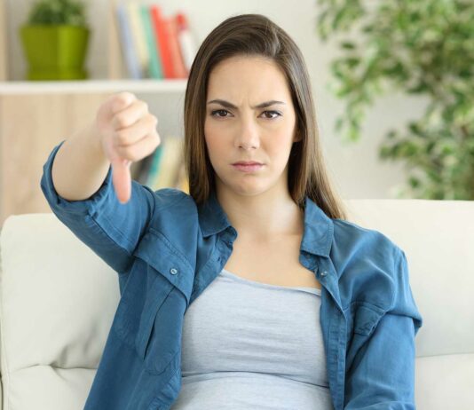 10 Errores del lenguaje corporal | ¡Pueden arruinar tu imagen! errores del lenguaje corporal