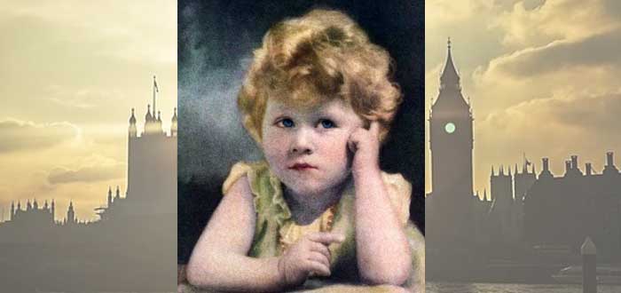 La Reina Isabel II a los tres años