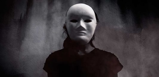 4 historias sobre sectas impactantes y sus atrocidades Las 4 historias sobre sectas más impresionantes
