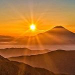 La leyenda japonesa del sol y la luna que explica por qué no se encuentran jamás