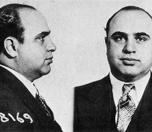 Al Capone y el fantasma de una víctima que lo atemorizaba. Al Capone y el fantasma de una víctima que lo atemorizaba.