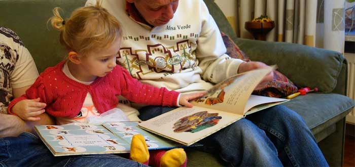 Leer cuentos con tus hijos pequeños "acelera" su cerebro. ¡Comprobado!